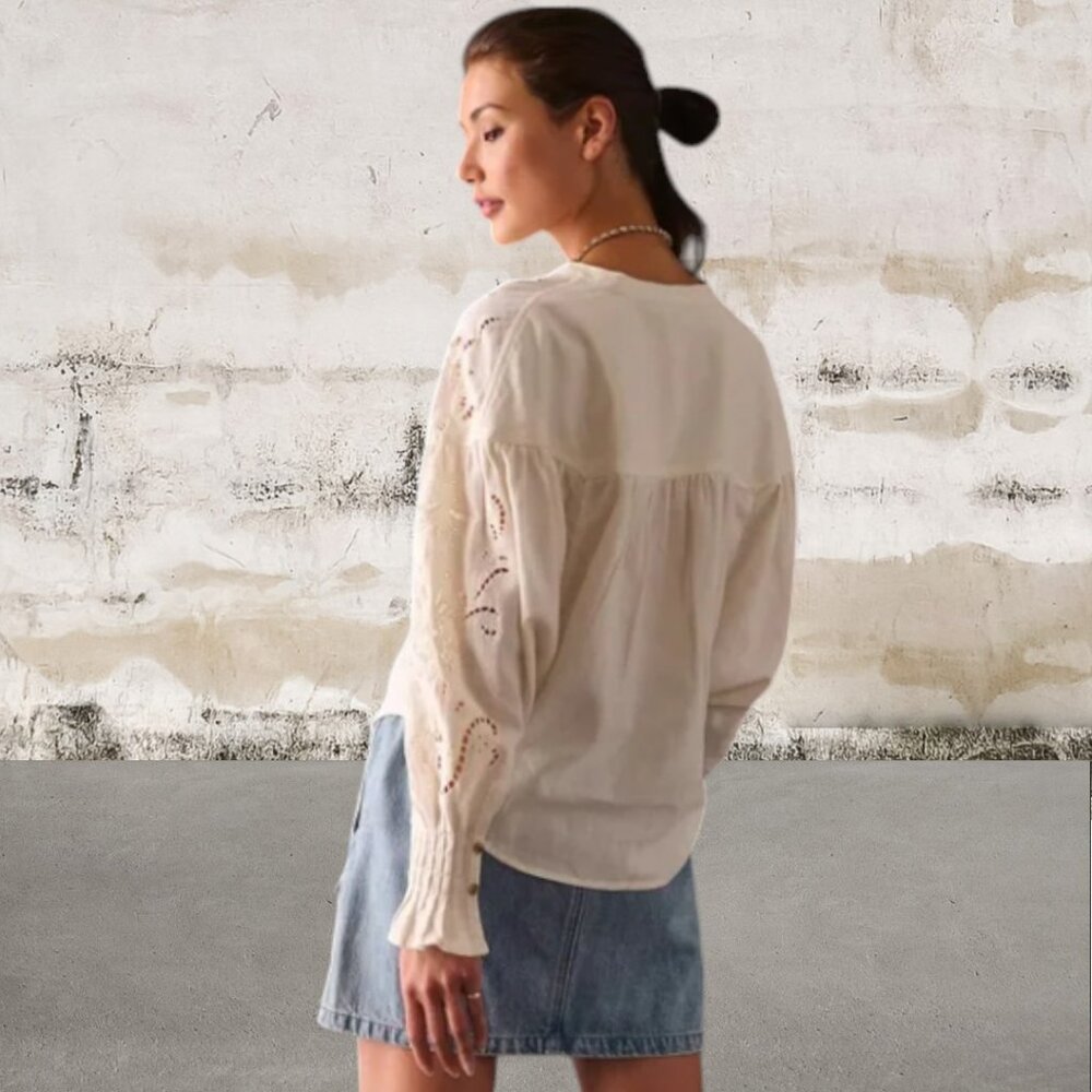 Anthropologie Pilcro Women's Structured Eyelet Blouse Size XS - Picture 2 of 7